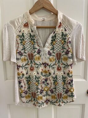 Anthropologie Tiny- White Floral Embroidered Short Sleeve Top